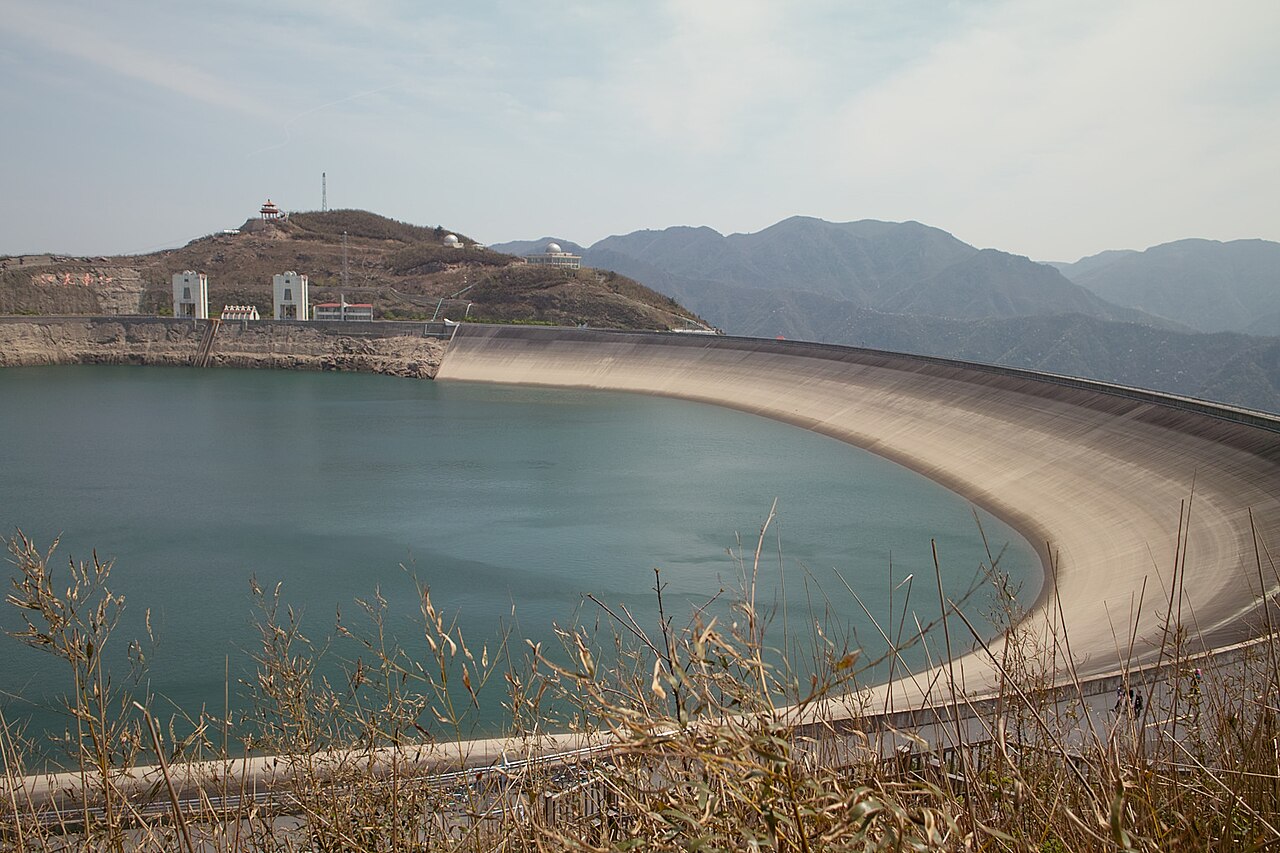 江南天池高山水库与山景