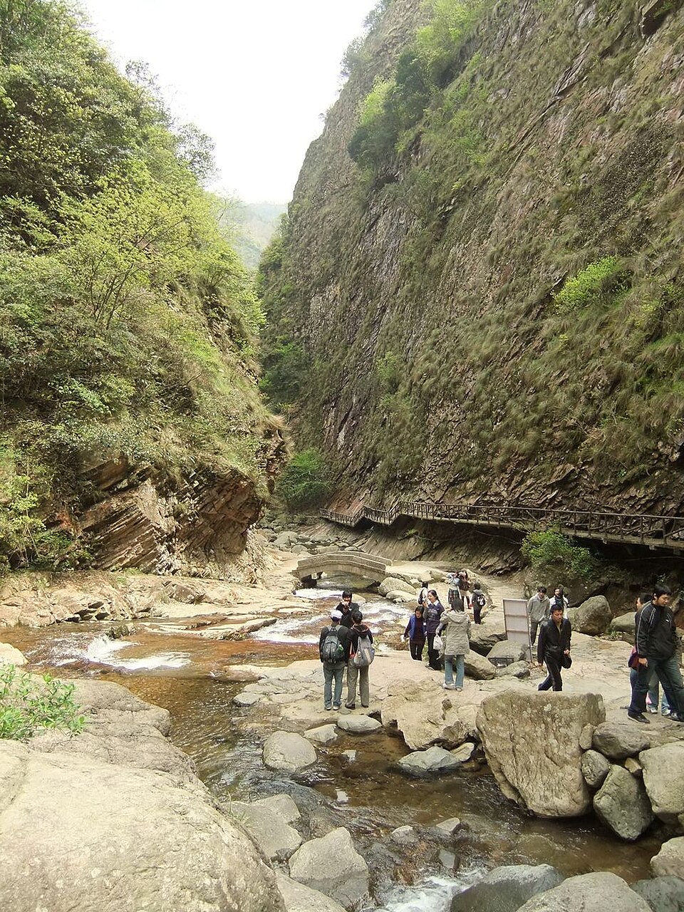 临川古道邻近太湖源溪谷