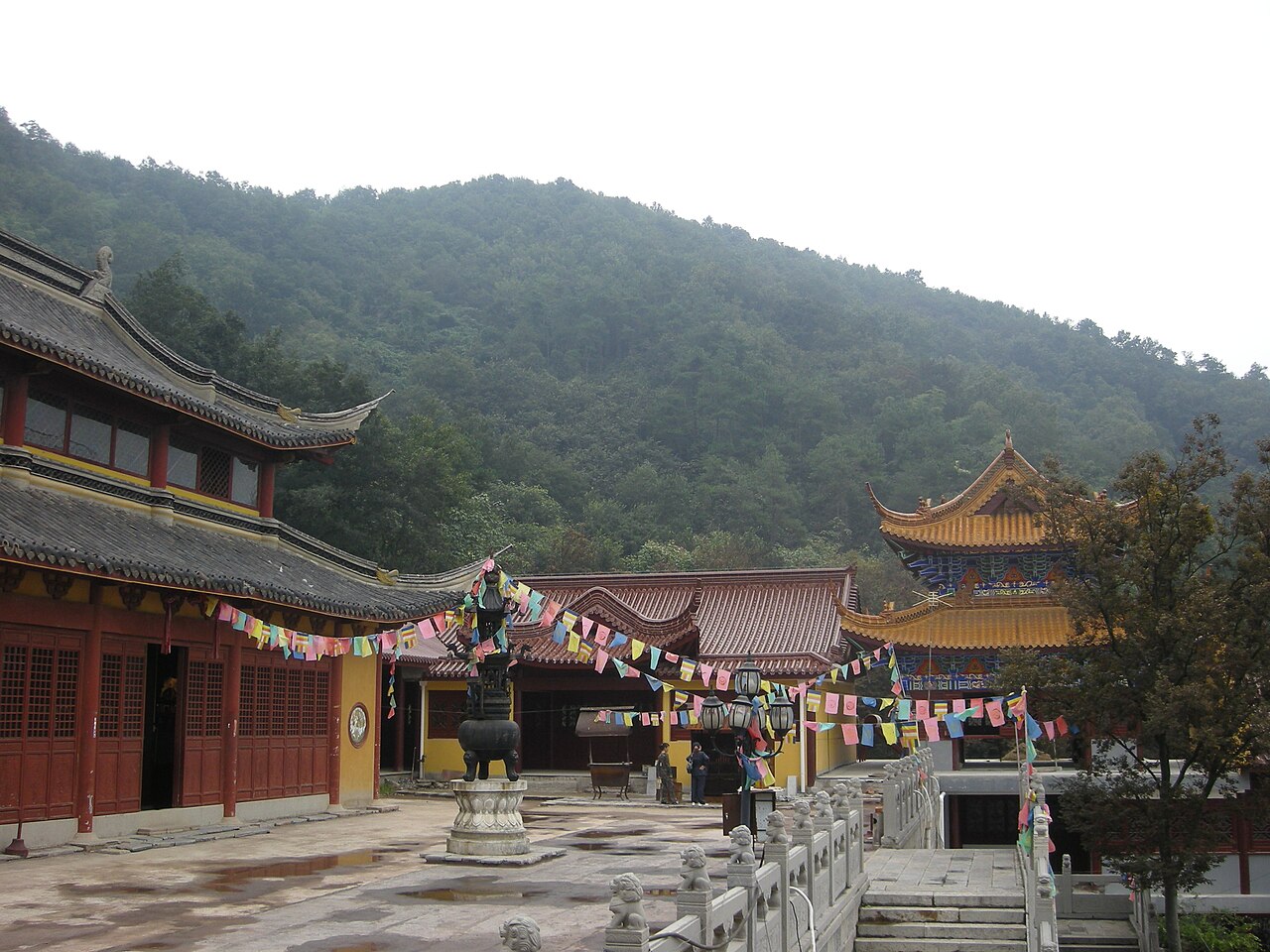 无想山东庐山邻近山寺