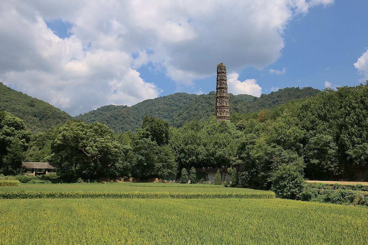 天台山国清寺山林外景
