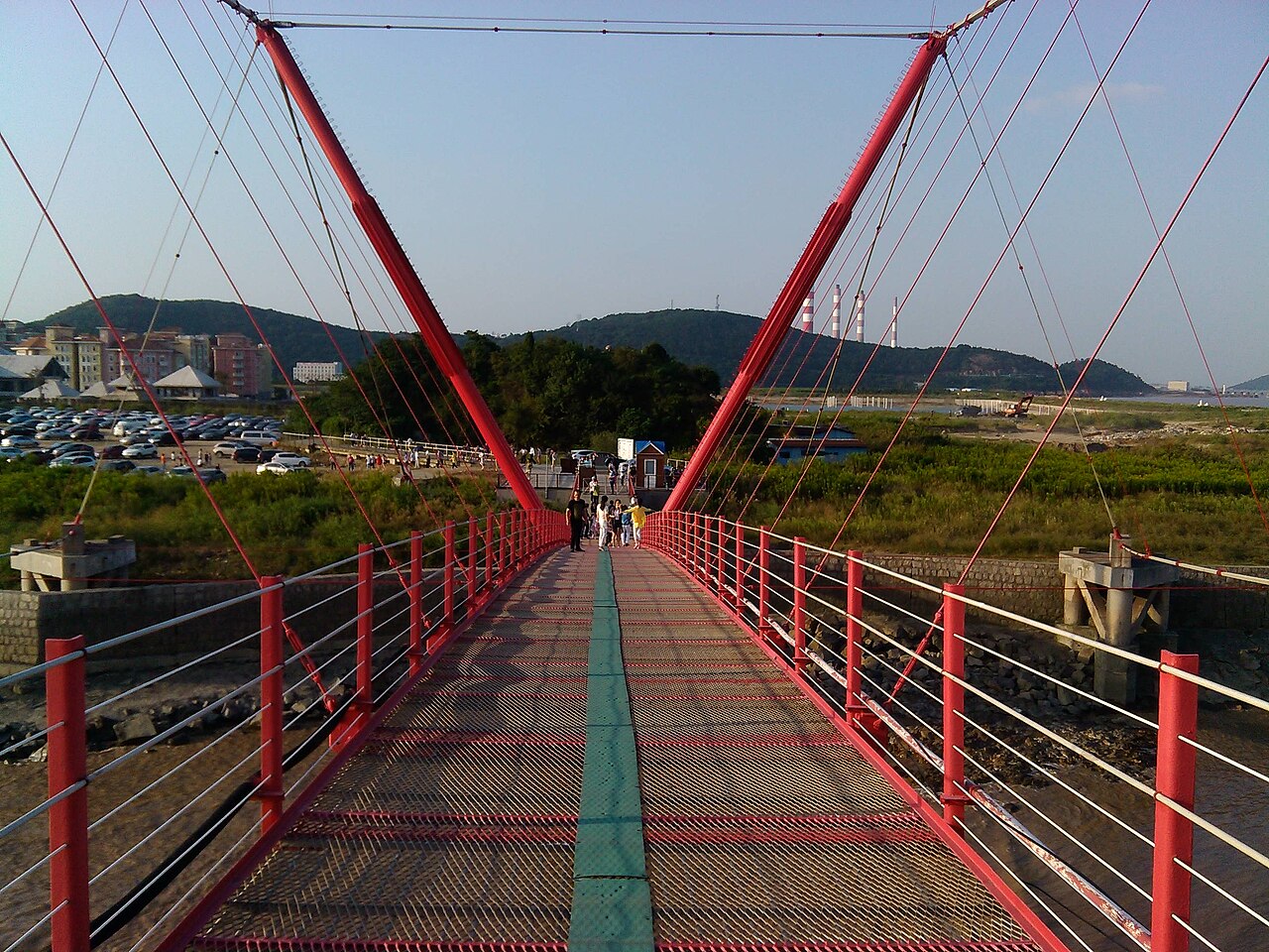 九龙山滨海悬索桥