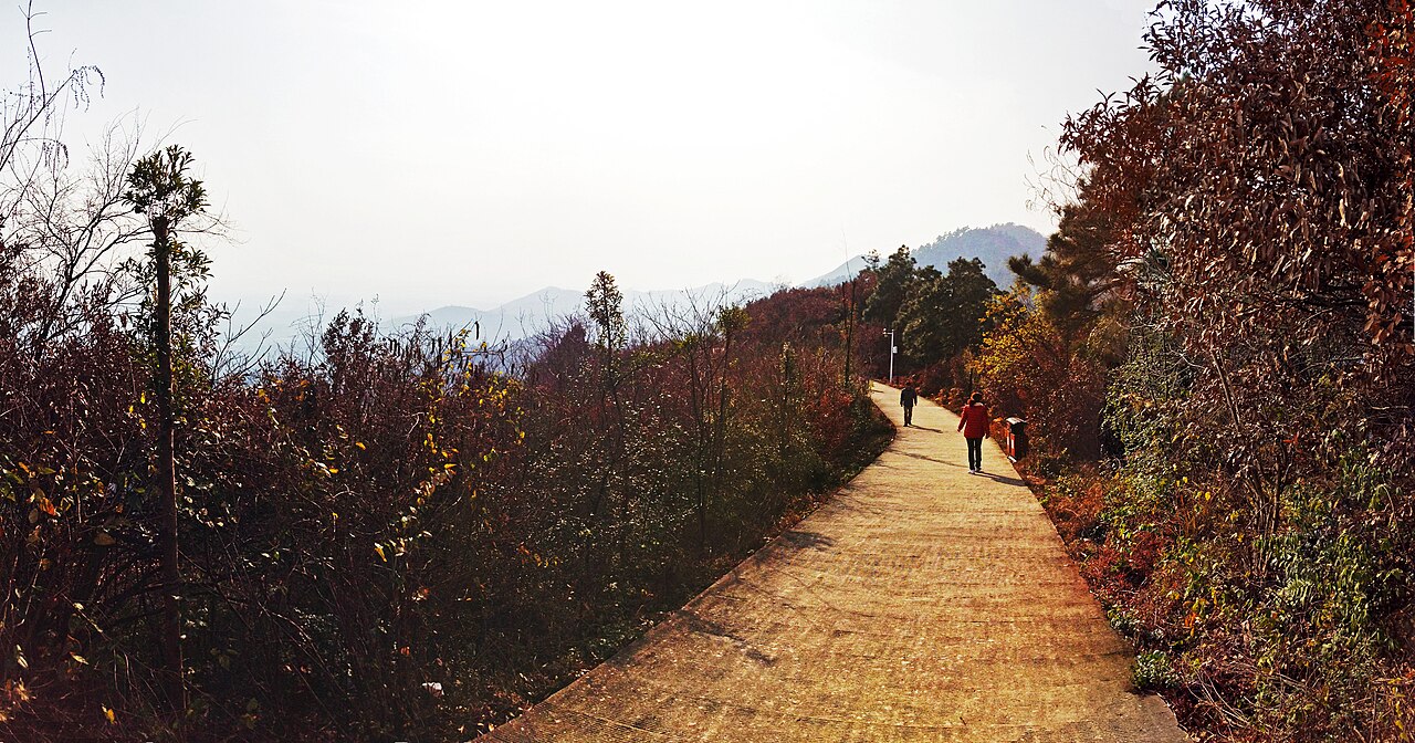 敬亭山山顶步道